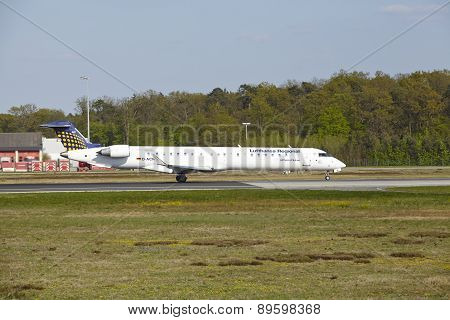 Frankfurt Airport - Bombardier Crj900 Of Lufthansa Regional Takes Off