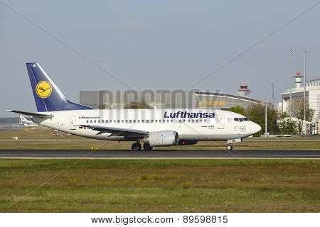 Frankfurt Airport - Boeing 737-500 Of Lufthansa Takes Off