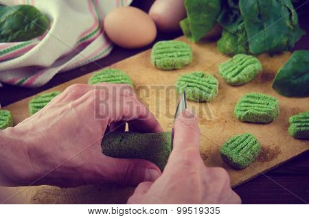 Gnocchi with spinach, basil and lemon