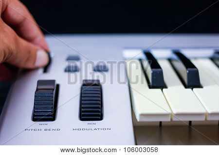 The midi keyboard controller