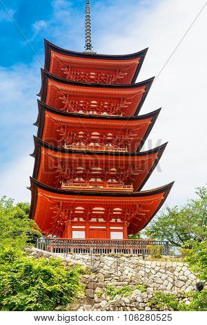 Goju-no-to Pagoda Of Itsukushima Shrine On Miyajima, Japan