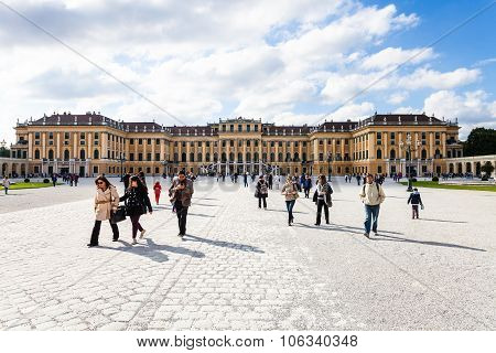 Schloss Schonbrunn Palace From Main Entrance