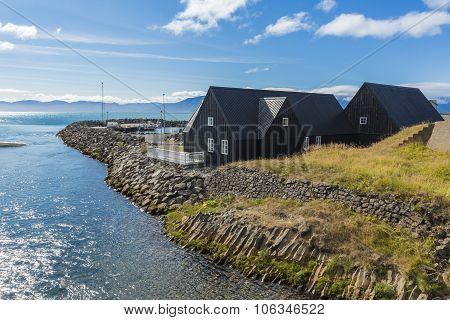 Old traditional Icelandic farm with mossy roofs - Glaumber.