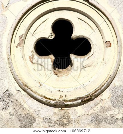Rose Window  Italy  Lombardy     In  The Abbiate    Old