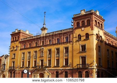 Leon Obispado facade in Plaza Regla square beside Cathedral at Castilla Spain