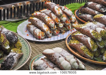 Cannoli Sweets