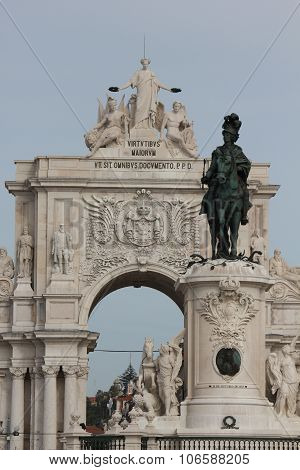 Equestrian Statue Of King Joseph And Rua Augusta Arch