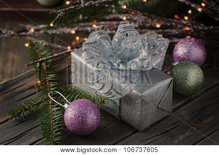 Christmas Decor On The Vintege Table