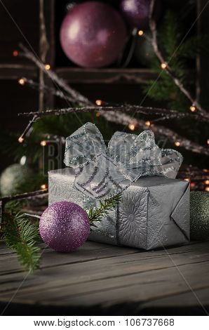 Christmas Decor On The Vintege Table