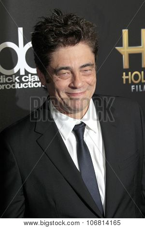 LOS ANGELES - NOV 1:  Benicio Del Toro at the 19th Annual Hollywood Film Awards at the Beverly Hilton Hotel on November 1, 2015 in Beverly Hills, CA