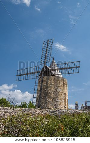 Daudet's Windmill - Fontvielle (france)