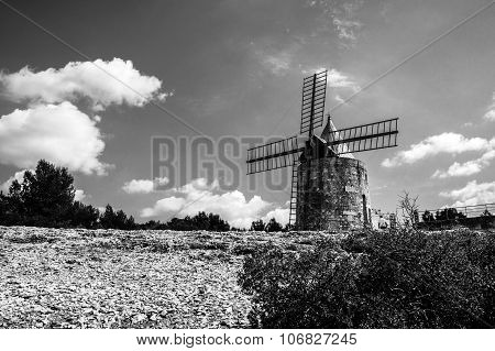Daudet's Windmill - Fontvielle (france)