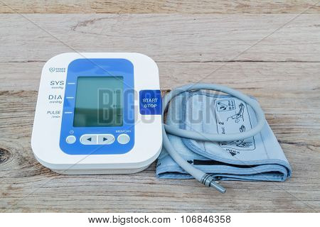 Automatic Blood Pressure Monitor