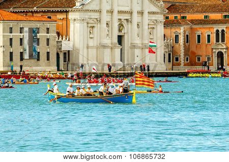 Venice. Vogalonga Regatta.