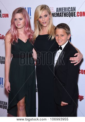 LOS ANGELES - OCT 30:  Reese Witherspoon, Ava Phillippe and Deacon Phillippe arrives to the American Cinematheque honors Reese Witherspoon  on October 30, 2015 in Hollywood, CA.                