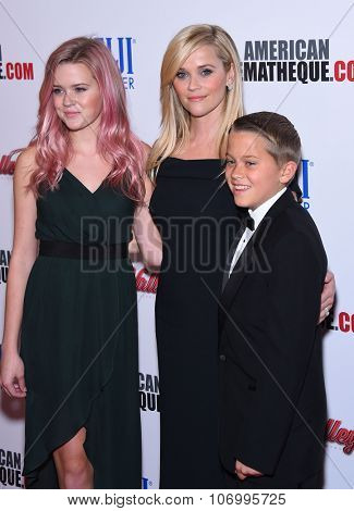 LOS ANGELES - OCT 30:  Reese Witherspoon, Ava Phillippe and Deacon Phillippe arrives to the American Cinematheque honors Reese Witherspoon  on October 30, 2015 in Hollywood, CA.                