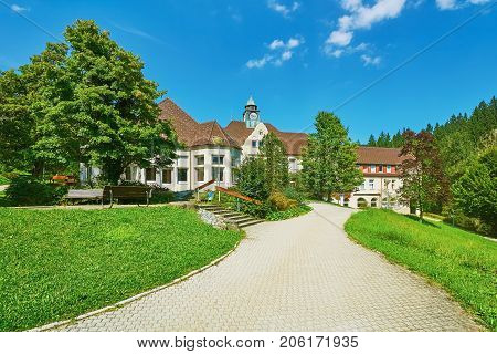 Building In Bolsternang