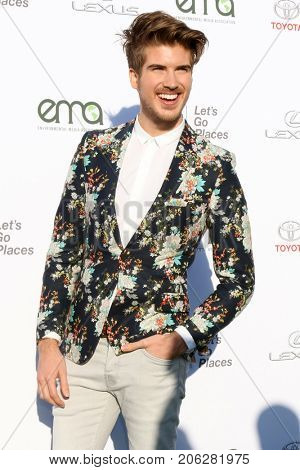 LOS ANGELES - SEP 23:  Joey Graceffa at the 27th Environmental Media Awards at the Barker Hangaer on September 23, 2017 in Santa Monica, CA
