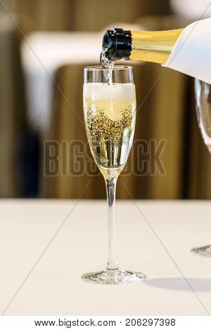 champagne glasses