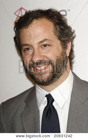 BEVERLY HILLS - MAR 12: Judd Apatow příchodu na Paleyfest 2011 událost ctít machři a šprti /