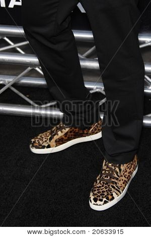 LOS ANGELES - AUG 4: Chris Brown na premiéře Screen Gems 'zájemce' na Arclight 