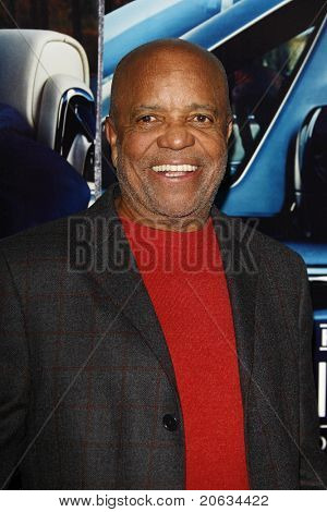 LOS ANGELES - MAR 22: Berry Gordy dorazí na Los Angeles HBO premiéra 