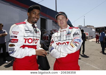 LOS ANGELES - APR 7: Fonzworth Bentley a Eric Close navštěvovat denní tisk pro Toyota Pro/Ce