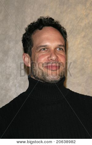 ลอสแองเจลิส - 8 jan: Diedrich Bader ที่โรงของ 'พระเจ้าเติบโตเหนื่อยของเรา' ที่ Pacifi