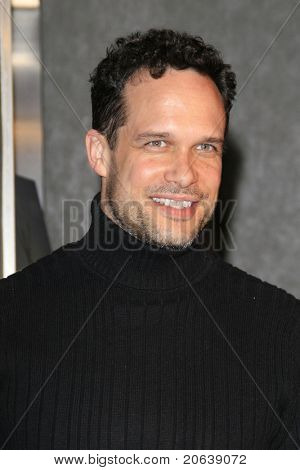 LOS ANGELES - 8 jan: Diedrich Bader มาถึงที่โรงของ 'พระเจ้าเติบโตเหนื่อยของเรา' ที่แปซิฟิค