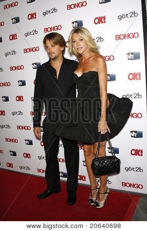 LOS ANGELES - APR 14: Sean Stewart, snoubenec Chantel Kendall na OK časopisu 
