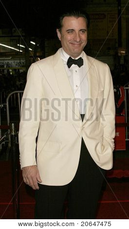 LOS ANGELES - DEC 8: Andy Garcia på verdenshavene tolv Premiere i Los Angeles, Californien på Decemb