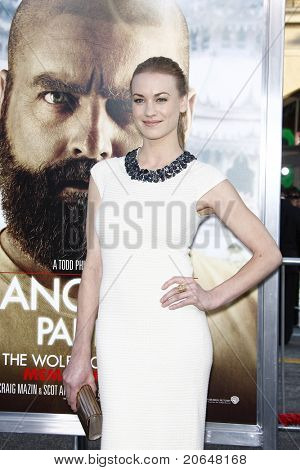 LOS ANGELES - 19 maggio: Yvonne Strahovski alla premiere di 'The Hangover Part II' tenutasi presso il Grauma