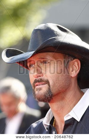 LOS ANGELES - 25 maj: Tim McGraw på American Idol Finale på Nokia Theater i Los Angeles, Ca