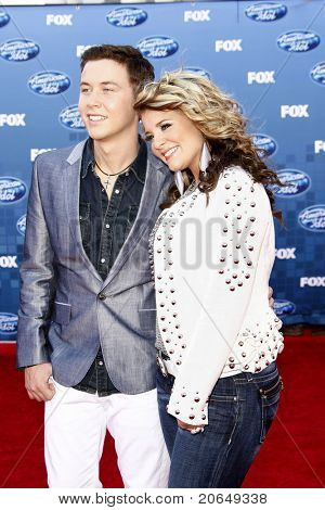 LOS ANGELES - květen 25: Scotty McCreery, Lauren Alaina na finále American Idol v Nokia divadlo