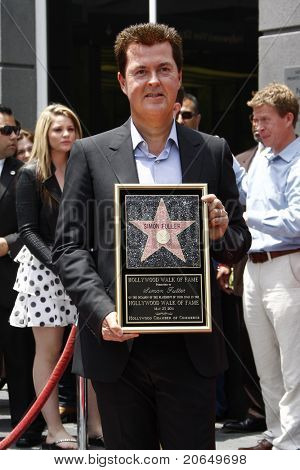 LOS ANGELES - 23. května: Simon Fuller na ceremoniálu, kde Simon Fuller obdrží hvězdu na Hollywood