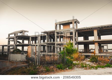 illegal building in Italy - example of italian abuse architecture