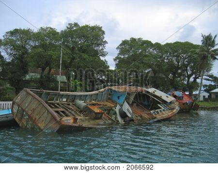 เสียเรือเก่ามาก Nosy Boraha แซงต์ มารีเกาะ มาดากัสการ์