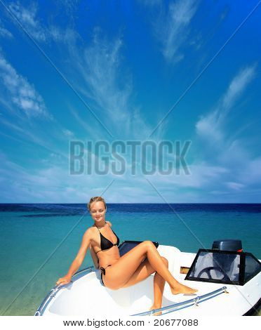 beautiful Girl on Speed-Boot in Griechenland