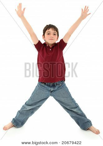 Ragazzo in piedi In posa lettera X