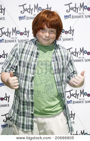 LOS ANGELES - 4 de JUN: Tucker Albrizzi en el estreno de Relativity Media ' Judy Moody y la no B