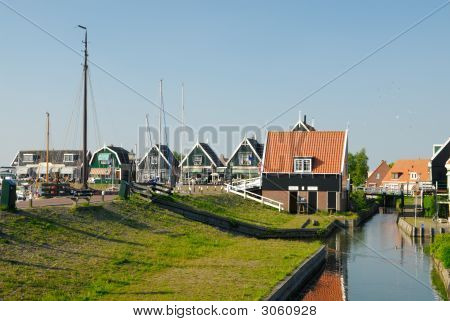 Domy Marken