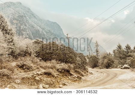 The Beautiful Landscape View Of Rural Road Around With Mountain And Sky Background In Leh - Ladakh N