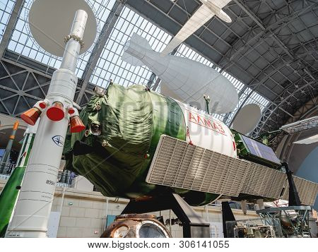 Moscow, Russia - June 08, 2019. Interior And Showpiecies Of Pavilion Space And Transport. Almaz Spac