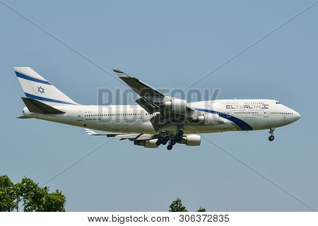 Airplane Landing At Bangkok Airport (bkk)