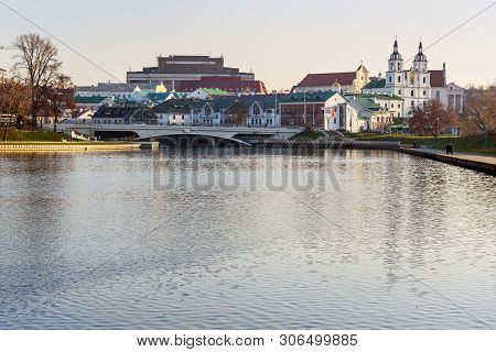 Minsk, Belarus - November 16, 2018: View Of Upper Town On Svisloch River Bank In Historical Center O