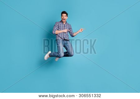 Full Length Body Size View Photo Astonished Crazy Funky Man Impressed Unbelievable Unexpected Discou