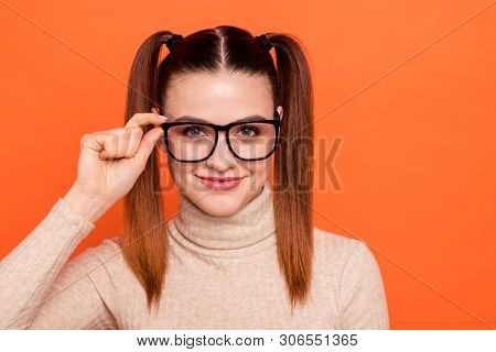 Close Up Photo Cute Nice Pretty College Millennial Inspired Cool Content Clever High School Expert L