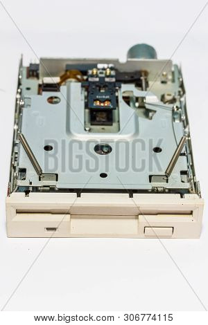 Floppy Disks, Or Popularly Called Discs Or Disks (diskettes) Are Storage Devices. Based On The Magne