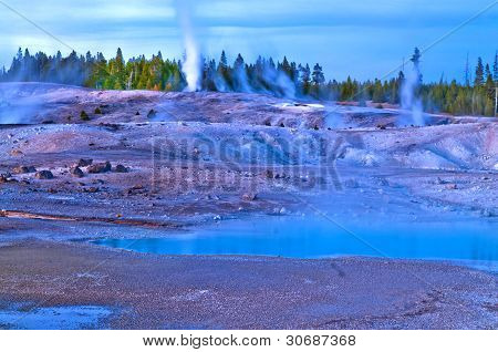 Norris Geyser Basin dopo il tramonto