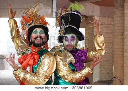 Dallas, Texas, Usa - April 16: Circus-themed Characters Greet Delighted Partygoers At The Dallas Sum